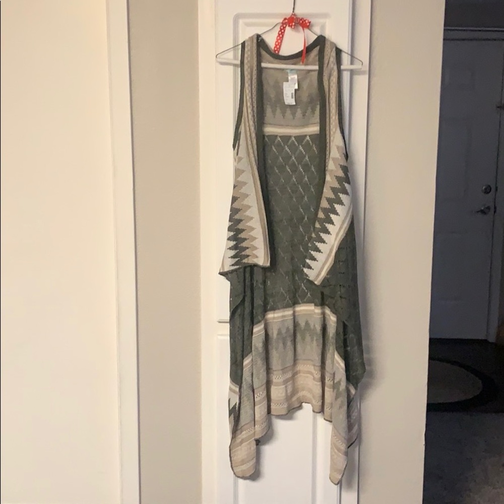 NWT Maurices L/XL sleeveless draped cardigan